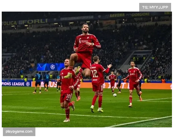 利物浦对阵热刺战术博弈 斯洛特半场变阵扭转局势获评